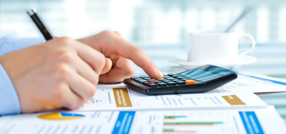 analisis biaya teori ekonomi mikro