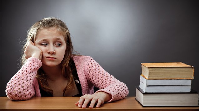 membaca artikel sangat membosankan